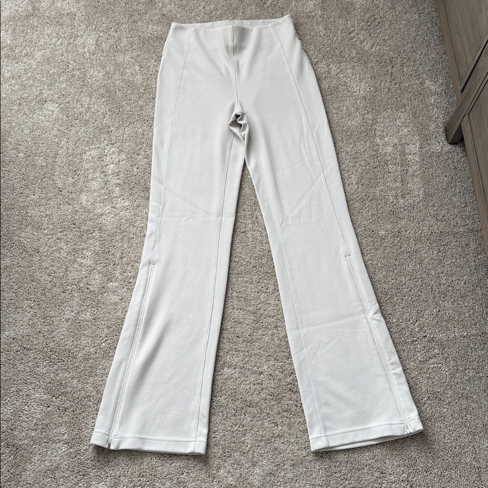 Lululemon Brushed Softstreme Ribbed Zip Flared Pant 32.5" in Bone - size 6 - Picture 7 of 10